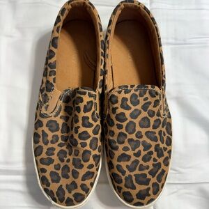 Leopard Print Slip-On Shoes